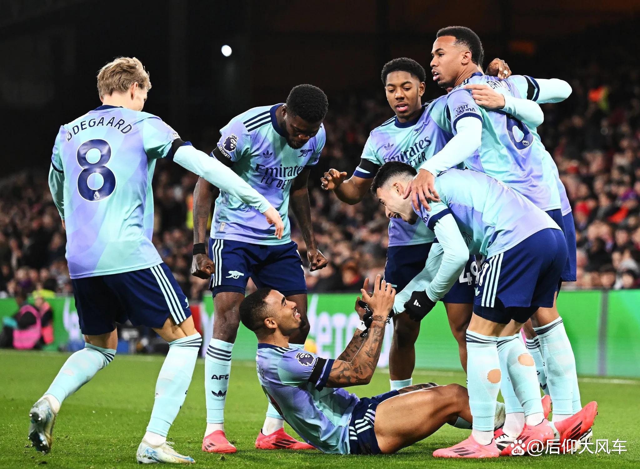 荷甲今晚走向成谜，勒沃库森刷新队史纪录，更衣室稳定，高层口径保持一致的简单介绍